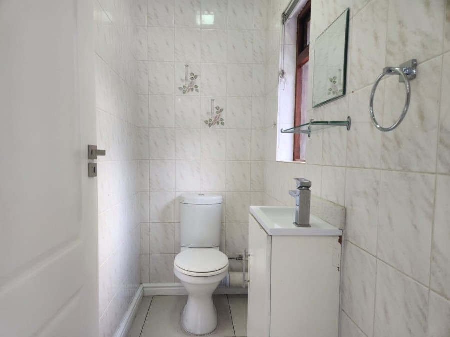 5 Bedroom Property for Sale in Loerie Park Western Cape